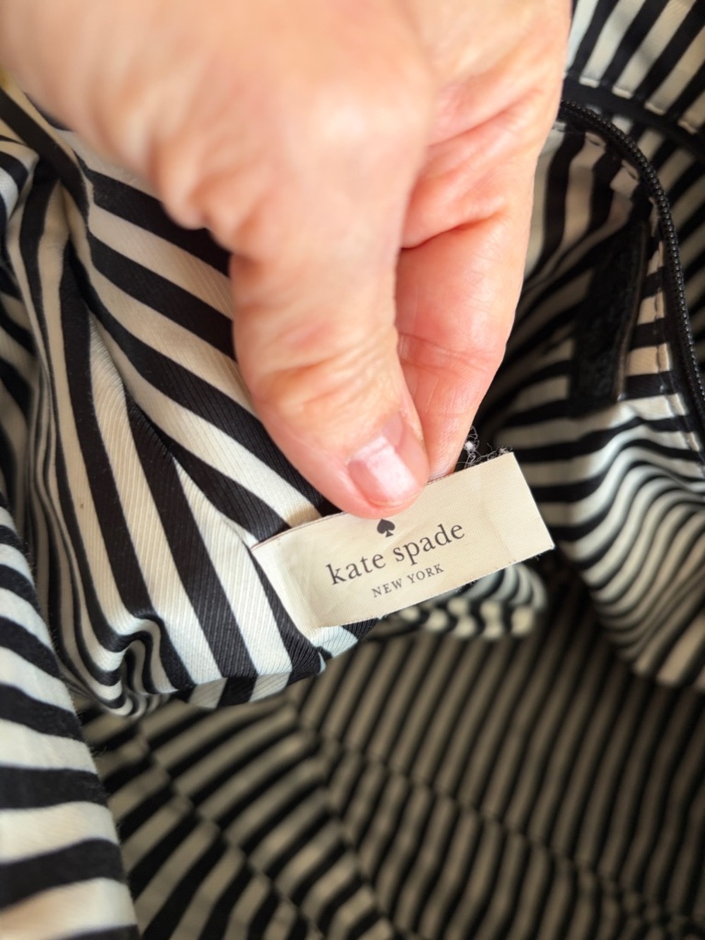 Kate Spade Hampton Theresa Large Tote Leather Shoulder Bag with Turn-Lock - Picture 6 of 16